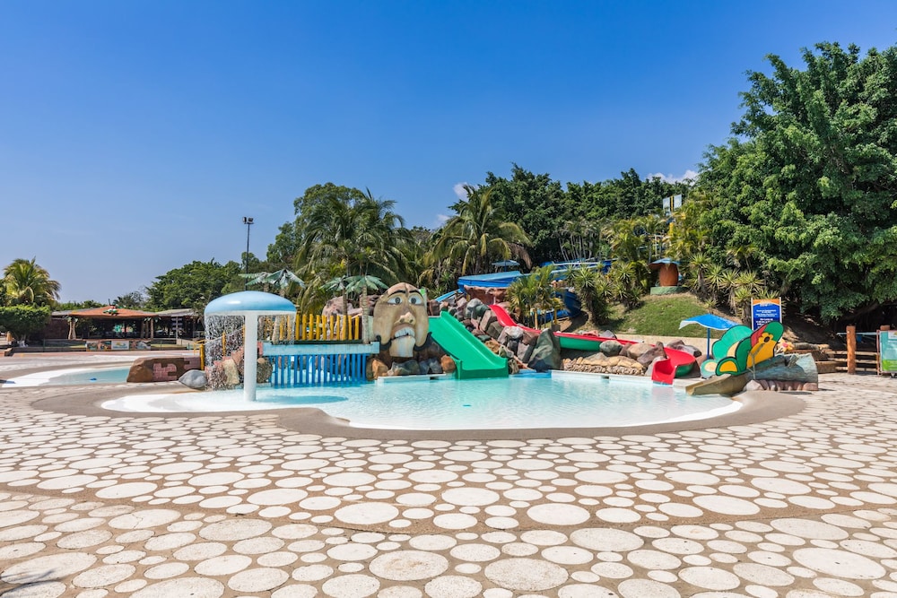 Valle Dorado Resort & Parque Acuático 2019 Room Prices