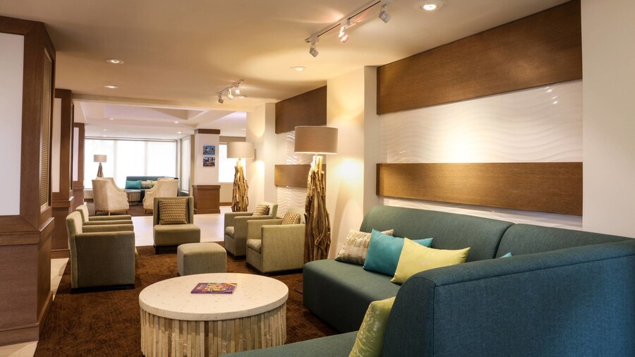Courtyard by Marriott Nassau Downtown/Junkanoo Beach