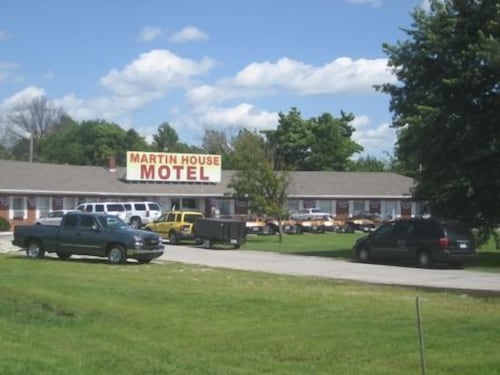 Great Place to stay Martin House Motel near Brookfield 