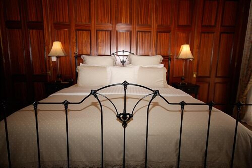 Carlyle House B&B