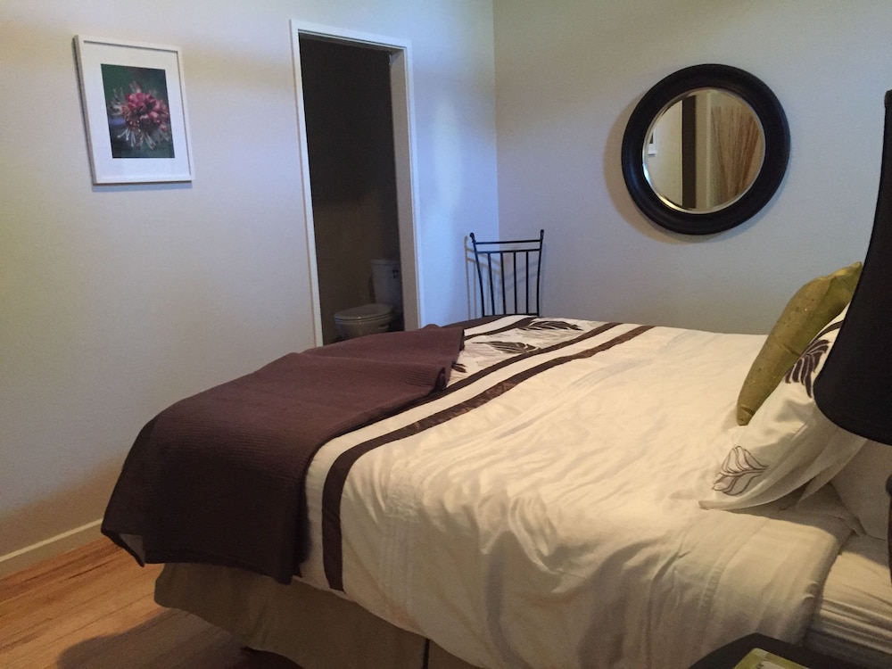 Carlyle House B&B