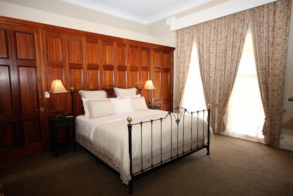 Carlyle House B&B
