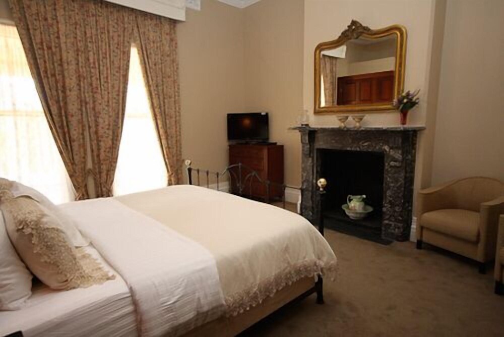 Carlyle House B&B