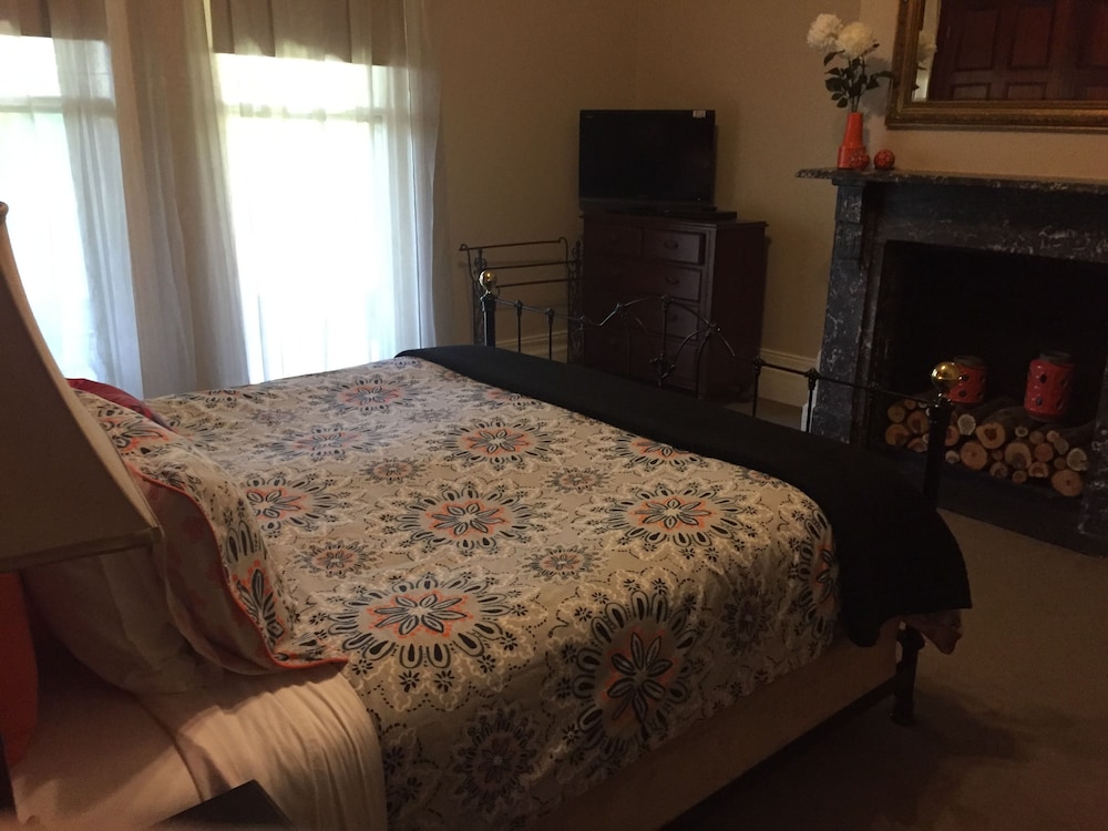 Carlyle House B&B