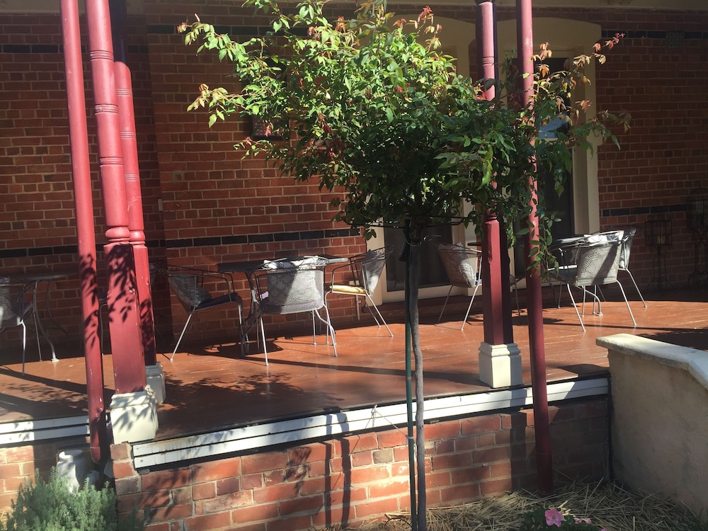Carlyle House B&B