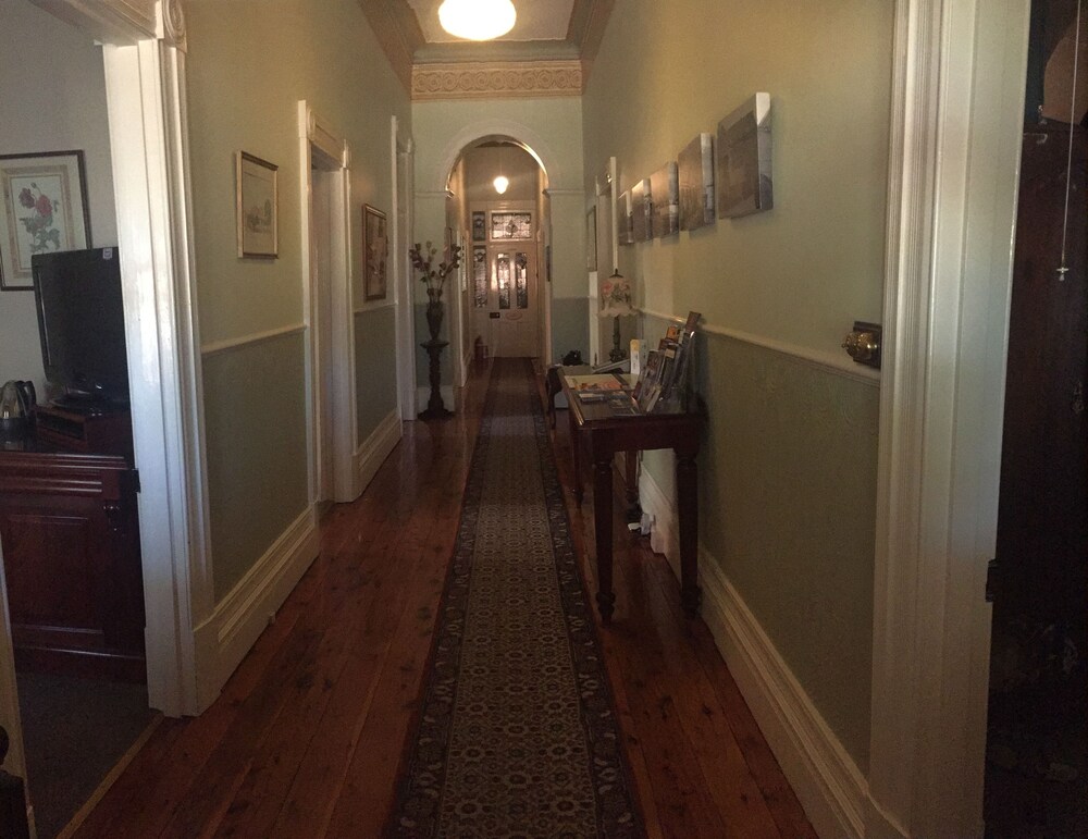Carlyle House B&B
