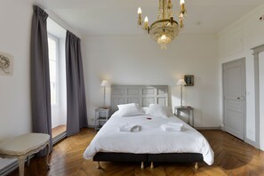 Premium bedding, iron/ironing board, rollaway beds, free WiFi