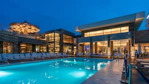 2 outdoor pools, pool cabanas (surcharge), pool loungers