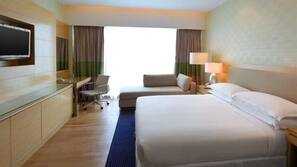 In-room safe, desk, iron/ironing board, WiFi