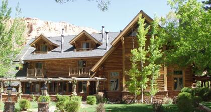 The Lodge at Red River Ranch