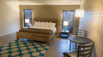 Thunderbird Hotel