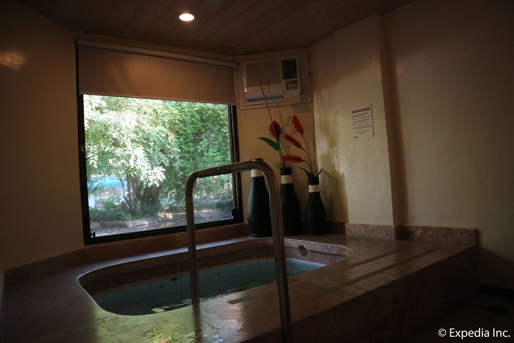 Splash Mountain Resort Hotel in Los Banos Best Rates & Deals on Orbitz