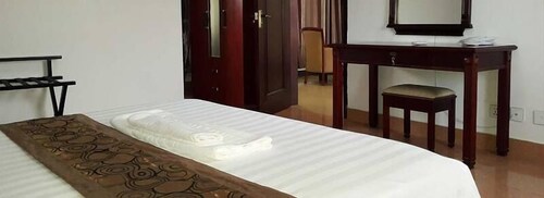 Don Gal In Viana Hotel Rates Reviews On Orbitz - 