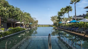 4 outdoor pools