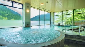 Bain à remous intérieur