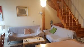 In-room safe, laptop workspace, soundproofing, free WiFi