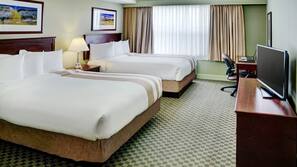 Premium bedding, desk, iron/ironing board, free WiFi