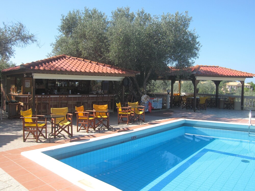 Lorenzo House Apartments Kefalonia 2019 Hotel Prices Expedia Co Uk Lorenzo House Apartments 2 5 Out Of 0 Exterior Featured Image