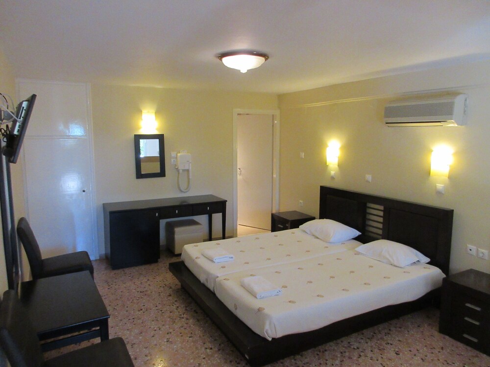 Lorenzo House Apartments Kefalonia 2019 Hotel Prices Expedia Co Uk Lorenzo House Apartments 2 5 Out Of 0 Exterior Featured Image Guestroom
