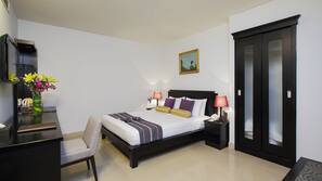 Minibar, in-room safe, desk, free WiFi