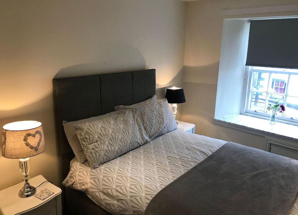 Black Bull with Rooms