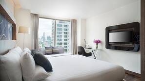 Minibar, két bảo mật tại phòng, bàn