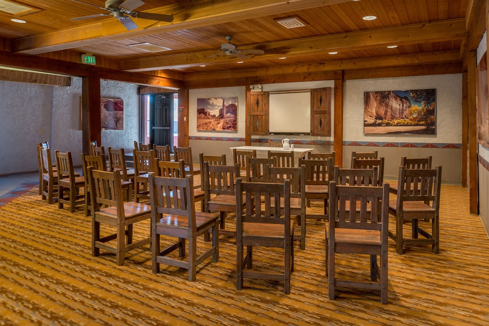 Thunderbird Lodge, Chinle 100 Room Prices & Reviews Travelocity