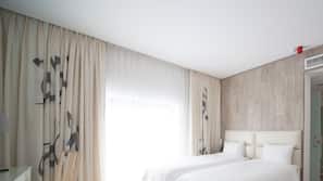 Premium bedding, Tempur-Pedic beds, minibar, in-room safe