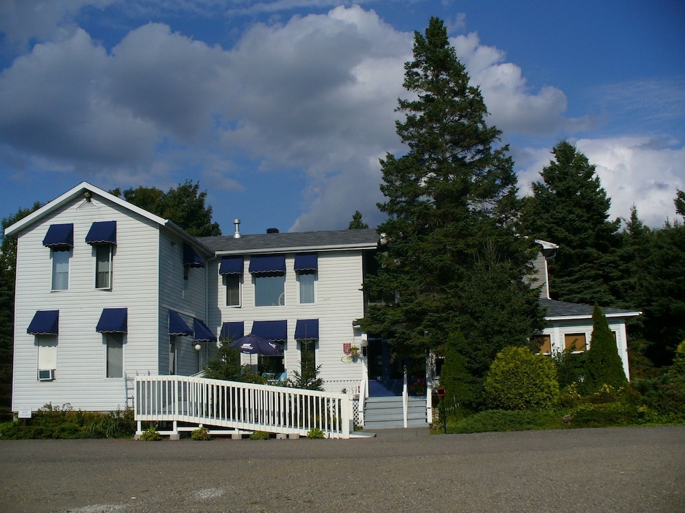 Auberge Le Clos-Joli in Morin Heights | Best Rates & Deals on Orbitz