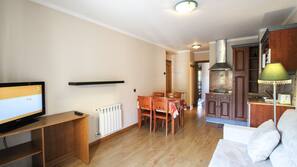 Fridge, microwave, hob, cookware/dishes/utensils