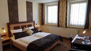 Minibar, Zustellbetten, WLAN