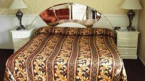 Free WiFi, linens