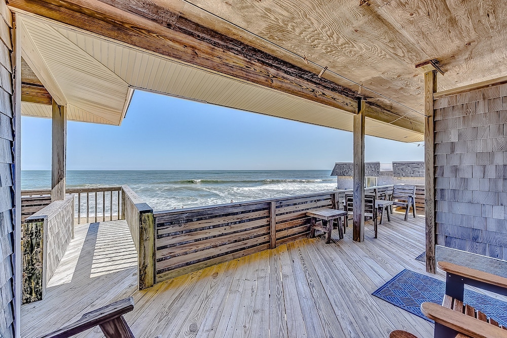 Lighthouse View Oceanfront Lodging in Buxton Best Rates & Deals on Orbitz