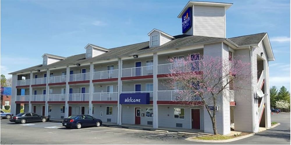 InTown Suites Extended Stay Nashville - Bellevue in Nashville | Cheap Hotel  Deals & Rates on CheapTickets.com