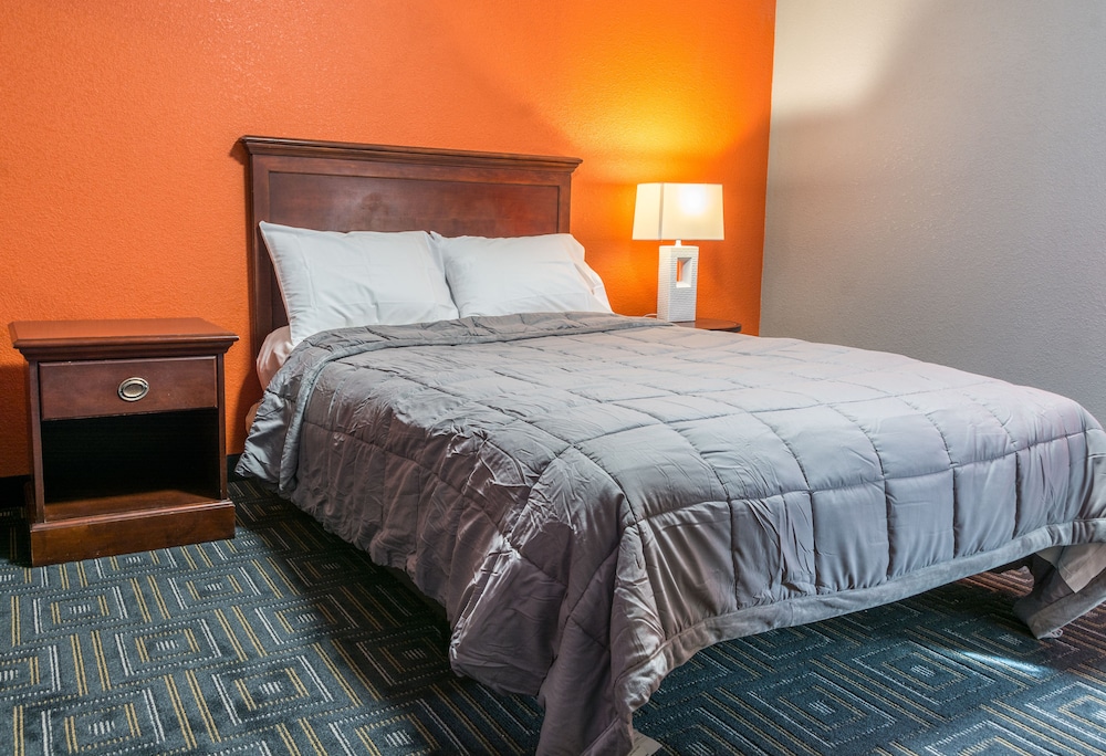 Red Fox Motel in Foxboro | Best Rates & Deals on Orbitz