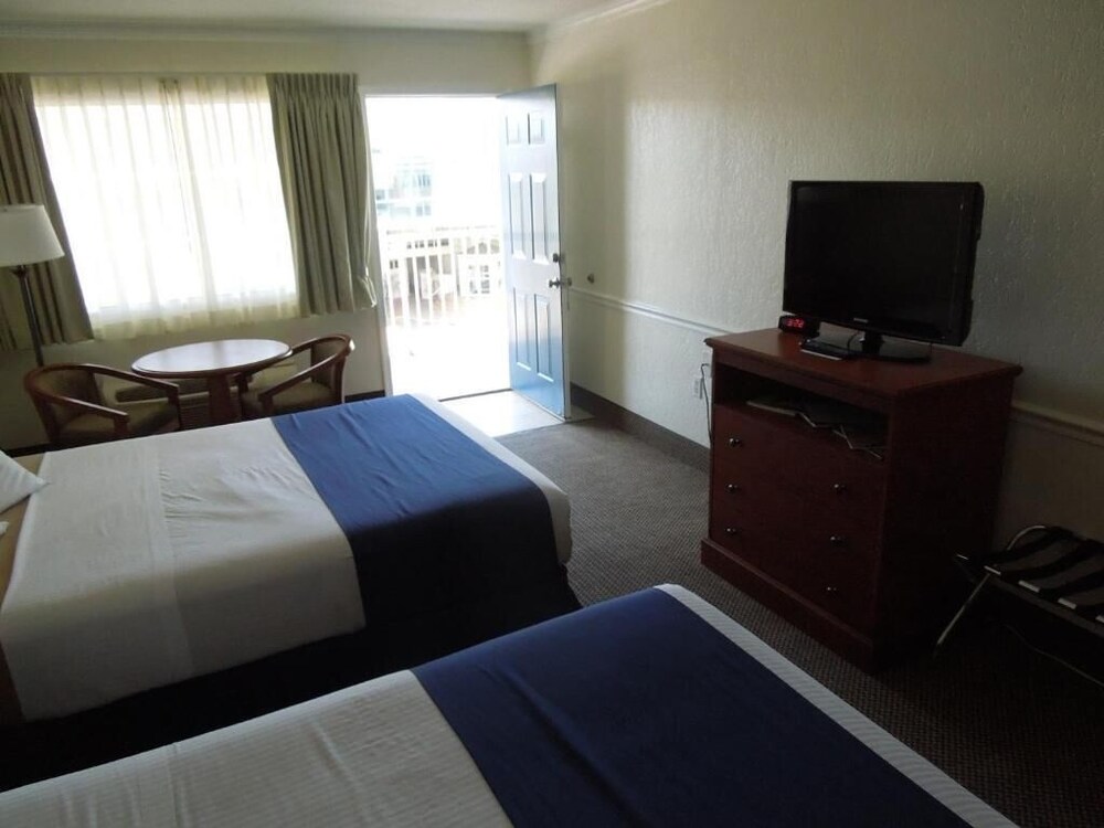 Admiral on Baltimore