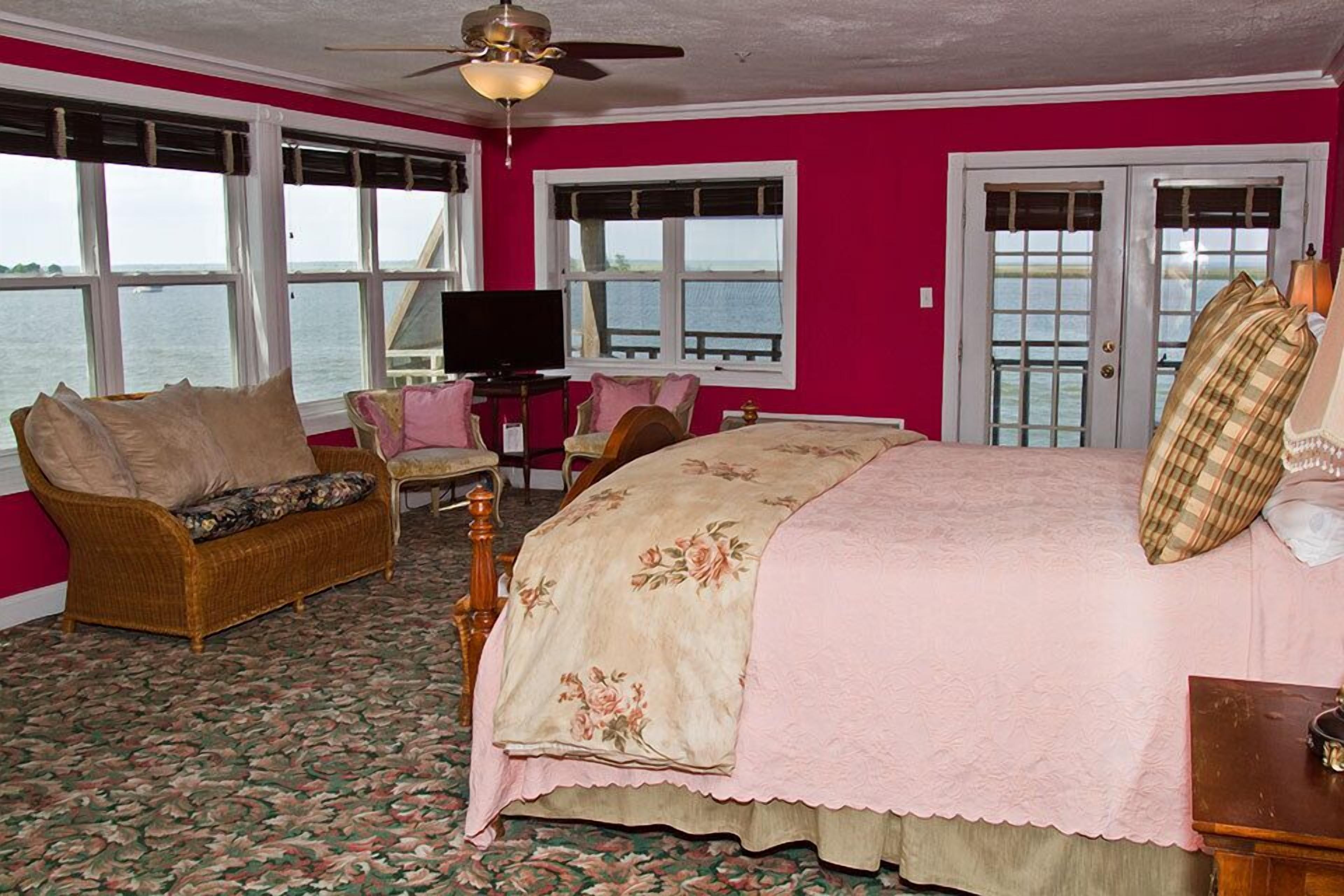 River Inn Apalachicola: Book Apalachicola River Inn Apalachicola, FL Hotel in Apalachicola, United States