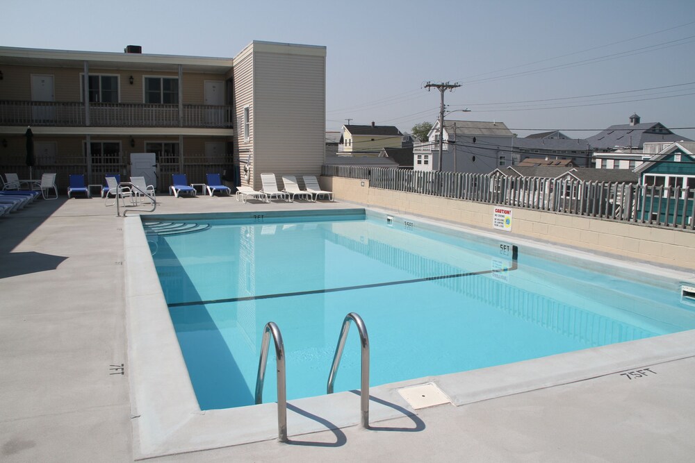 Atlantic Oceanfront Motel at Wells Beach, Maine in Wells Best Rates