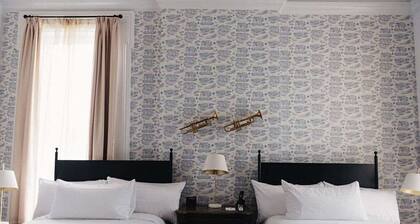 Henry Howard Hotel