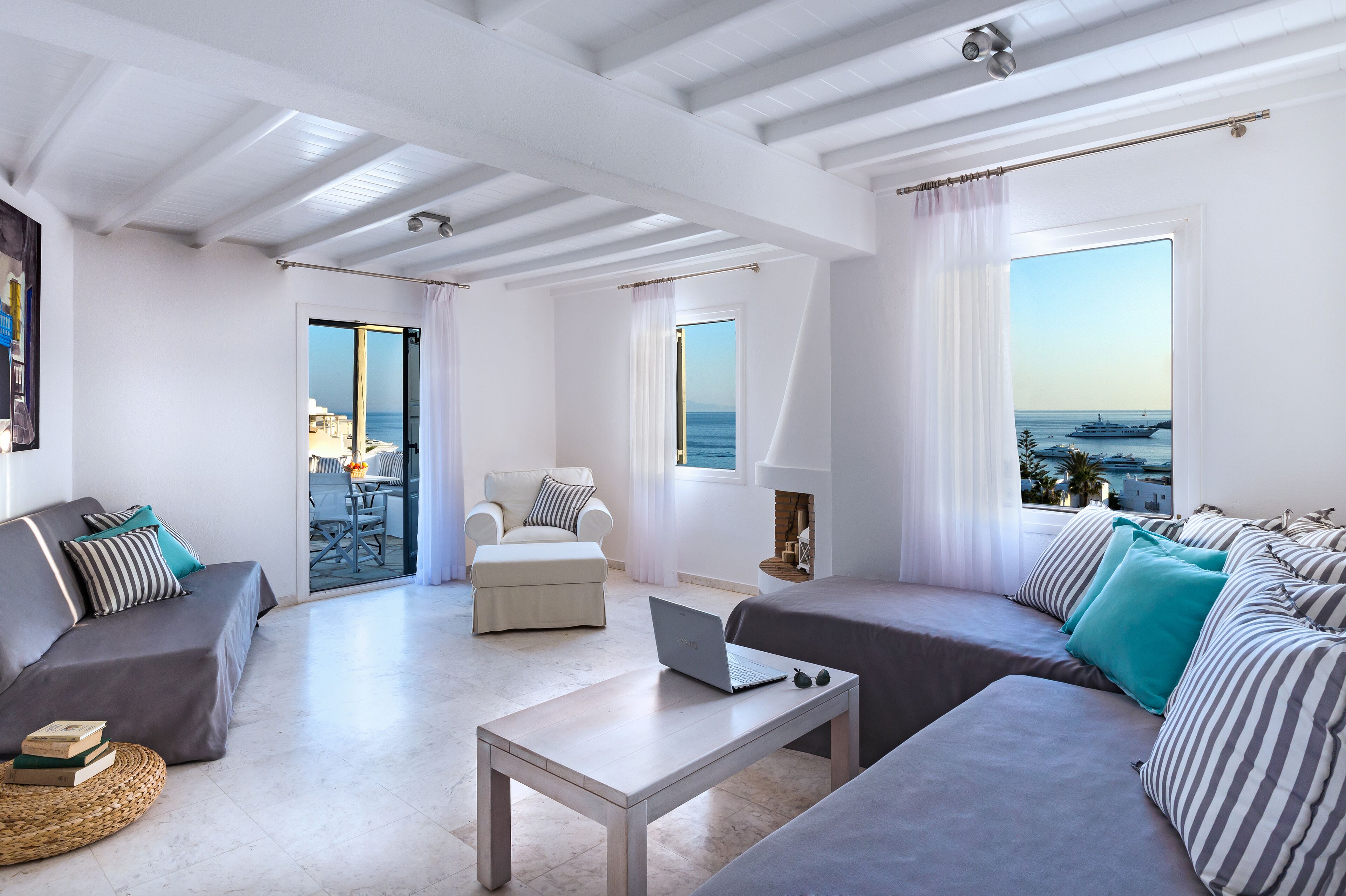 Bay Bees Sea View Suites & Homes in Platis Yialos Mykonos, Greece