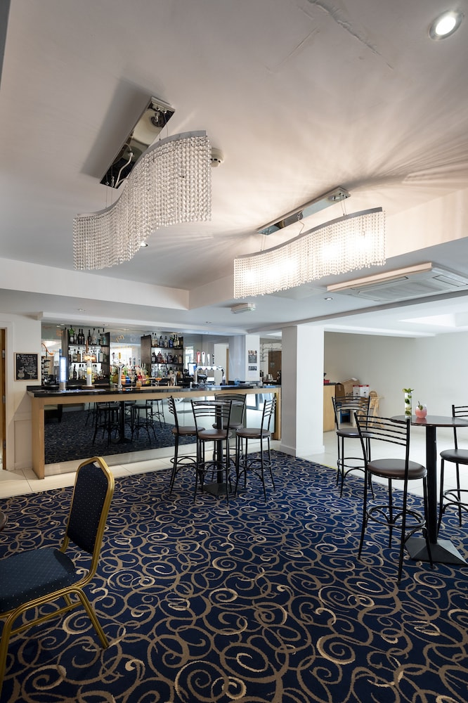 The R Inn Hotel