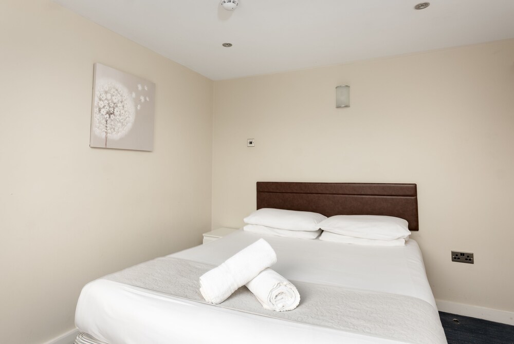 The R Inn Hotel