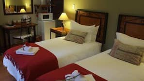 1 bedroom, premium bedding, desk, free cots/infant beds