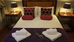 1 bedroom, premium bedding, desk, free cots/infant beds