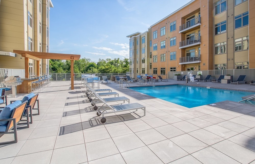 Global Luxury Suites at the Charles River in Waltham, United States