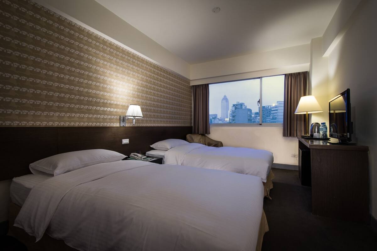 ニュー ワールド ホテル 洛碁大飯店新仕界 口コミ 部屋写真 料金 お得情報 エクスペディア