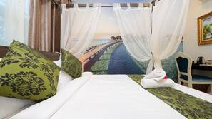 Desk, iron/ironing board, rollaway beds, free WiFi