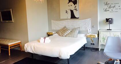 Les Suites - Adults Only
