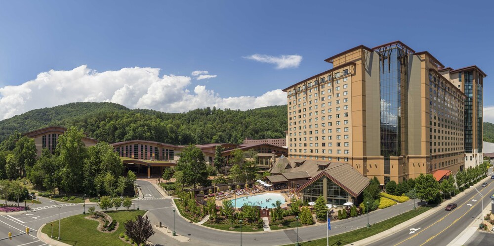 Harrah s Cherokee Casino Resort AU 102 Deals Reviews Cherokee USA 