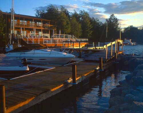 Seneca Lake Hotels Find Hotel Deals Reviews On Orbitz Lakeside Lodge Resort Marina